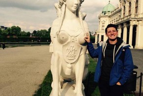 7 статуй, которые испортили озабоченные туристы