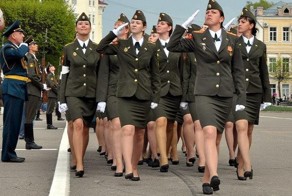Конкурс среди девушек в училище ПВО составляет 10,5 человек на место