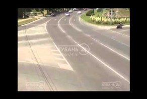 Сбил хруста пролетая на красный