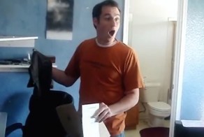 Мужчины узнают, что скоро станут папами