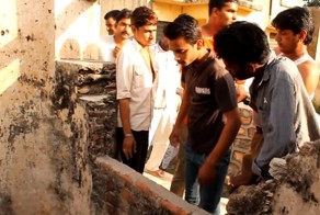 Спасение собаки, упавшей в глубокий колодец