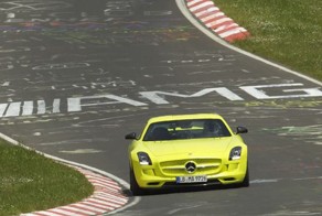 Электрический суперкар Mercedes SLS AMG установил рекорд на Нюрбургринге (5 фото+видео)