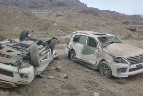 Перевернулся автовоз с новенькими Лексусами