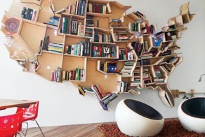 Книги в интерьере: 11 свежих идей расположения