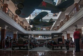 Музей - Боевая слава Урала. Автомобили и мотоциклы СССР (46 фото)