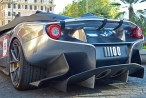 Хромированный Ferrari F12 TRS в Риме