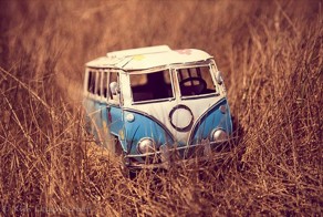 Путешествие игрушечных автомобилей (38 фото)