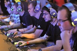 15 геймеров сумевших заработать больше всего денег