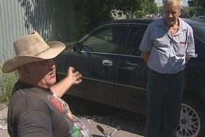 Инвалида выгнали на улицу умирать (5 фото)