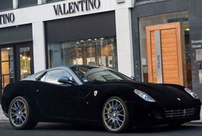 Бархатная Ferrari в Лондоне (7 фото+видео)