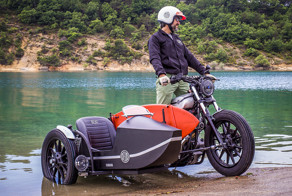 Кастом-байк с коляской "Deus D-Side"