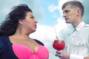 "Боня и Кузьмич" в клипе группы "Руки Вверх!"
