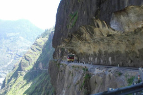 Самые опасные дороги мира (10 фото)