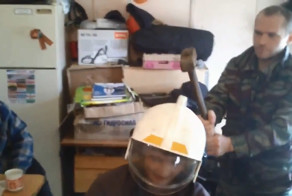 Кувалдой по каске