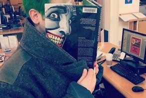 Читатели дополняют собой обложки книг