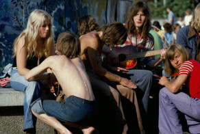 Взгляд на жизнь в Восточной Германии через винтажные фотографии