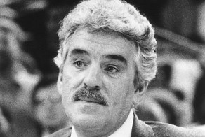 Умер актер Деннис Фарина (11 фото)