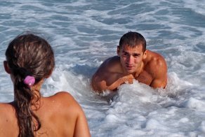 Мужчины на пляже. Классификация