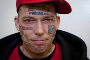 19 человек, которые выглядят по-дурацки с тату на лице