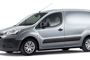 Врезаем боковые окна в бусик (37 фото)