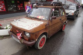Необычный автомобиль в Петергофе (7 фото)