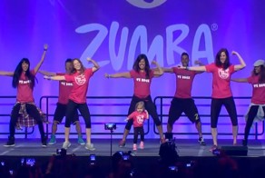 Даже со сложным диагнозом можно жить полной жизнью. 6-летняя особенная девочка покорила всех своим зажигательным танцем