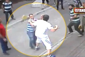 Ирландский турист против толпы турецких торговцев