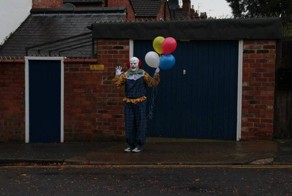 В британском городке появился клоун из фильма ужасов