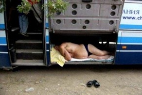 25 забавных фотографий отпускников, чей отдых явно пошел не по плану