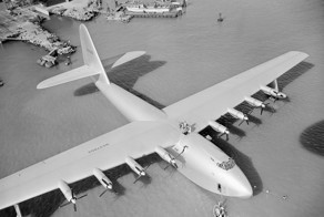 Миллиардер построил рекордно большой самолёт – из дерева