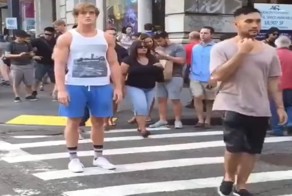 Внезапный шпагат на улицах Нью-Йорка