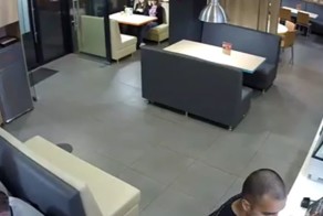 Как суровые смоленские парни заходят в пиццерию