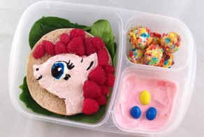 Папа готовит для детей креативные обеды в школу