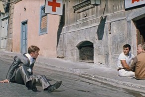 Что на самом деле таит за собой дверь из комедии «Бриллиантовая рука»