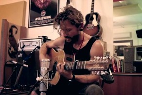 Такую музыку может сочинить только человек, познавший океан и жизнь!