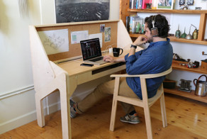 Стол-бар, позволяющий отлично работать и отдыхать