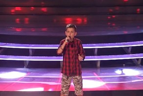 Этому исполнению рукоплескало всё жюри! Голос 11-ти летнего ребенка завораживает с первых же секунд