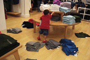 10 снимков, доказывающих, что детей не стоит брать в магазины