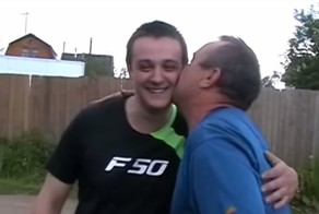 Любящий сын купил папе на день рождения Шевроле Ниву