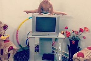 Невероятные успехи двухлетнего гимнаста Арата Хоссейни