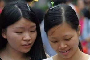 Последняя мода китайских гурманов – еда в волосах 