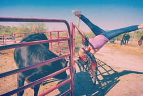 Флешмоб: Уличный танец на шесте