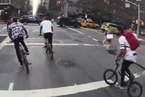 Экстремальная езда на велосипеде по Нью-Йорку