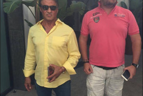 Хотел сфотографироваться со Сталлоне