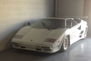 Lamborghini Countach 1985-го года с пробегом 2700 км