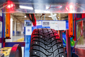 Ошиповка зимних шин на заводе Michelin