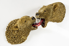 Животные в доме без единого убийства: художник создаёт животных из тысяч пуль