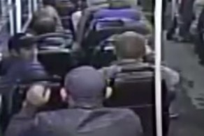 Боец избил трёх пьяных пассажиров мешавших ему спать