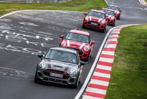 Школа вождения Mini на Нюрбургринге