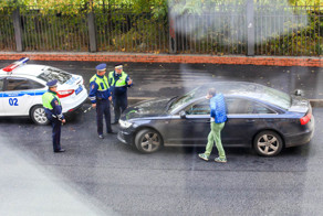 Массовые обыски автомобилей в Москве